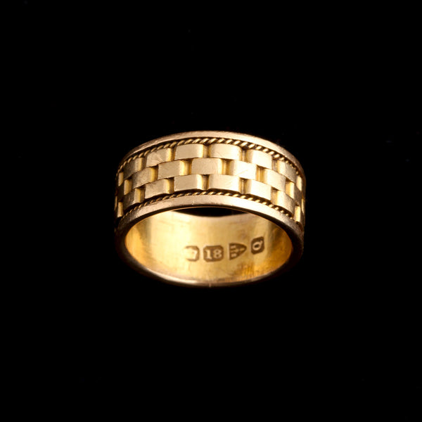 Late Victorian Checkerboard Patterned Heavy Gold Band