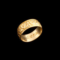 Late Victorian Irish Harps & Clovers Gold Band