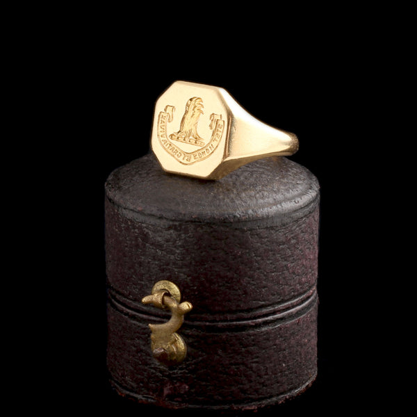 1930s "Stet Honos et Gratia Vivax" Signet Ring